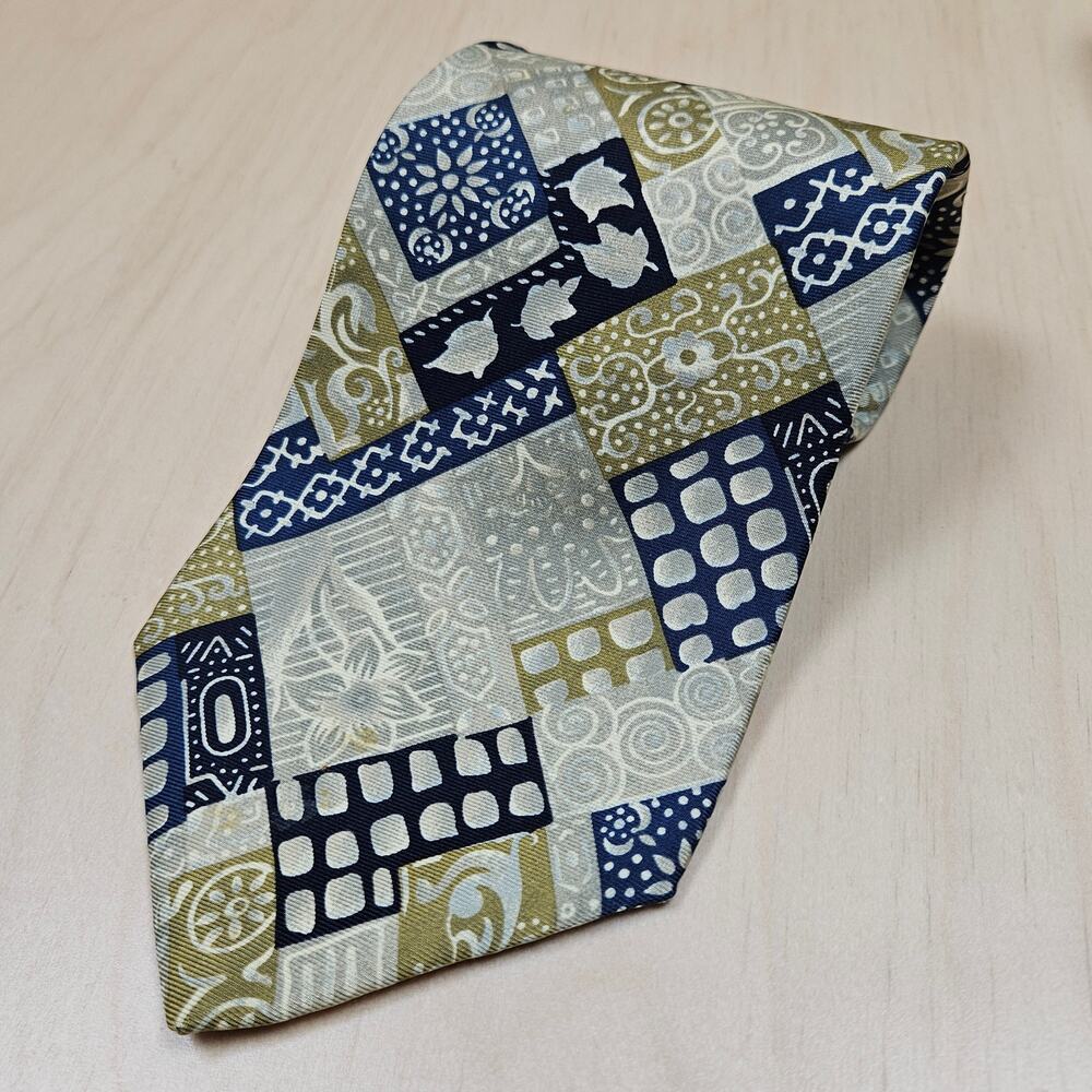 Joseph Abboud Mens Tie 100% Italian Silk  Office 57" Long 3.75" @ Widest Point